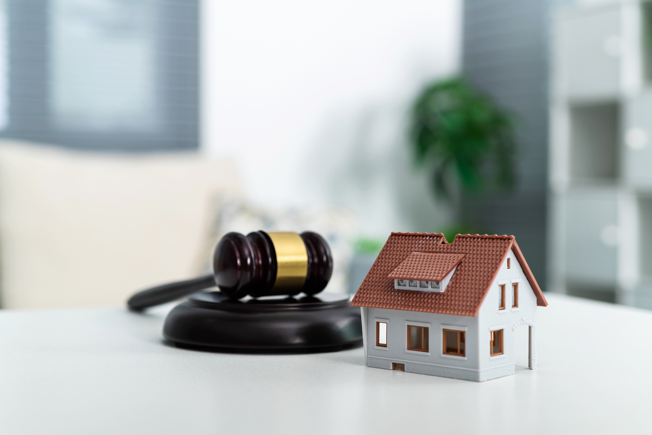 Real <span class='conmyPcAccent'>Estate Law</span>