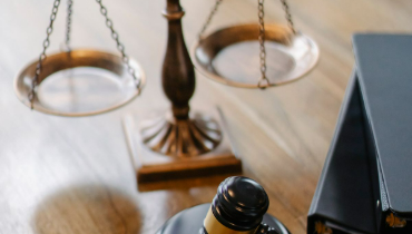 Commercial <span class='conmyPcAccent'>Litigation</span>